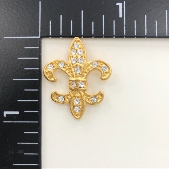 🌼 Gold Fleur De Lis Clear Rhinestone Post Stud Earrings - Picture 2 of 2